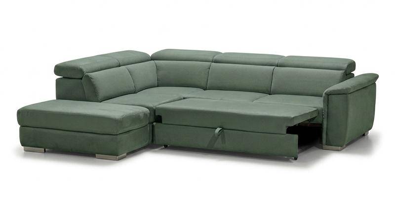 Angolare con carrello estraibile e penisola pouf contenitore, in microfibra antimacchia.